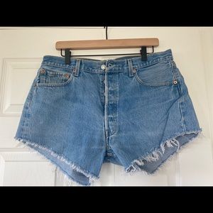 Levi’s 501 denim cut off shorts W36